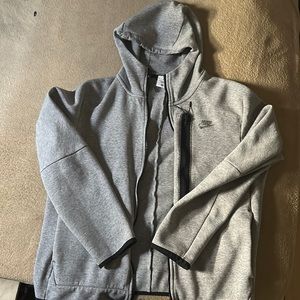 Gray Nike Tech Fleece Size: “M” Medium